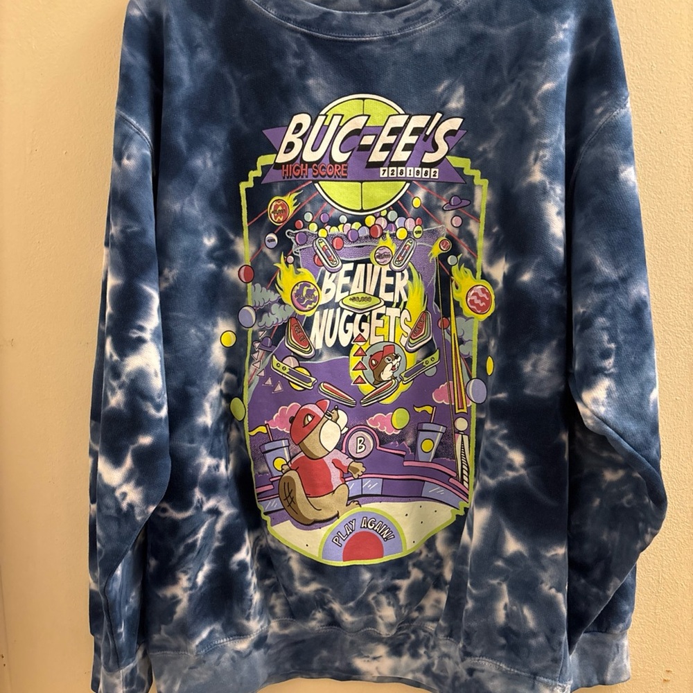 Buc-ee's Graphic Blue Tie-Dye Women's Sweatshirt